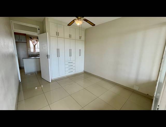 2.5 BEDROOM APARTMENT FOR SALE IN ESSENWOOD